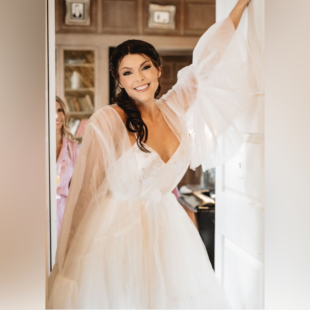 Sheer White Ruffle-Sleeve Robe - Picture 6 of 6